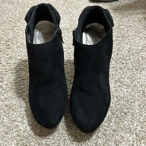 Very cute stiletto heel, black, Shorty boots